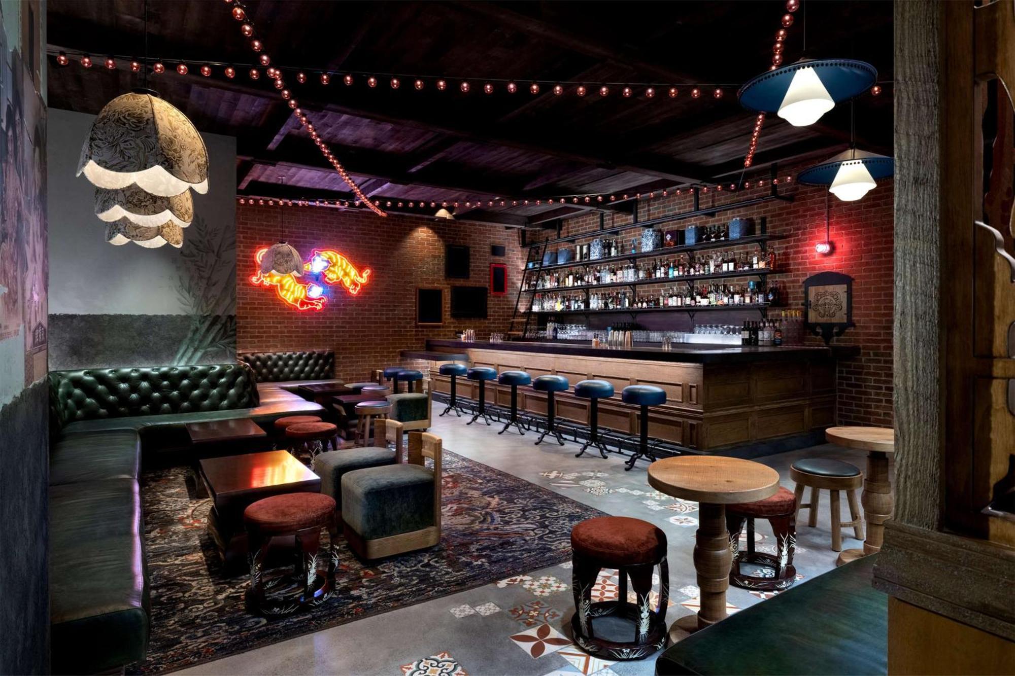 Las Vegas Hilton At Resorts World Luaran gambar The interior of the bar